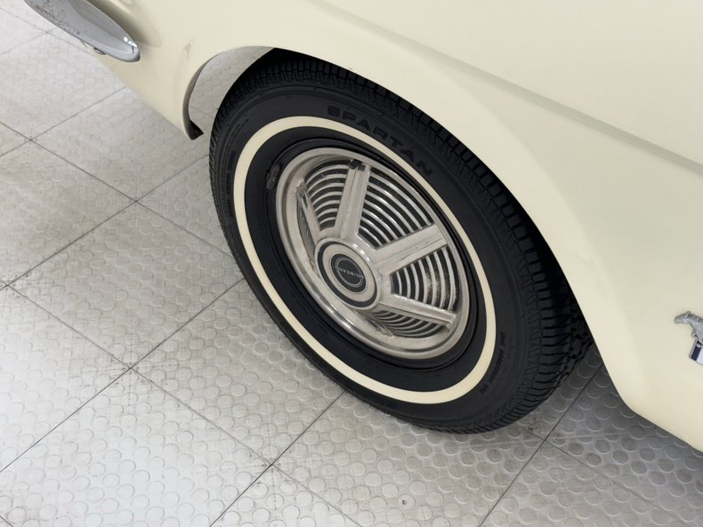 Ford-Mustang-1964-Wimbledon-White-Blue-16