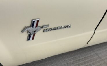 Ford-Mustang-1964-Wimbledon-White-Blue-17