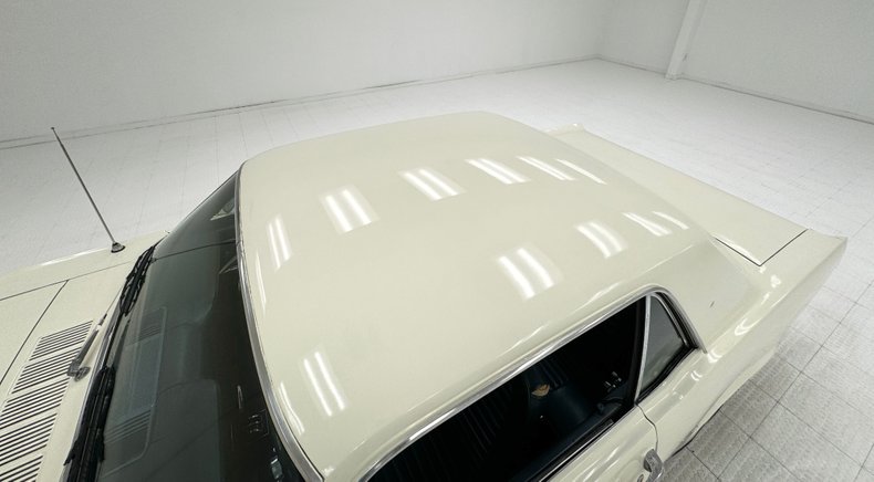 Ford-Mustang-1964-Wimbledon-White-Blue-19