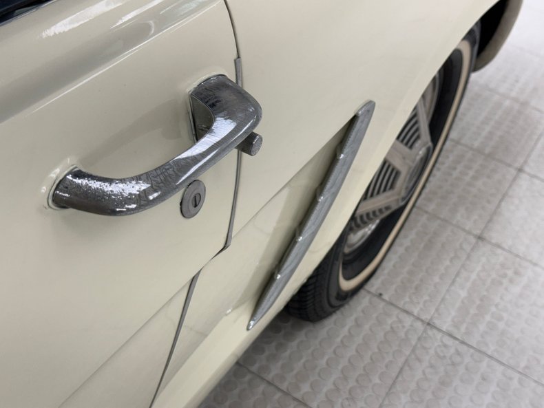 Ford-Mustang-1964-Wimbledon-White-Blue-21