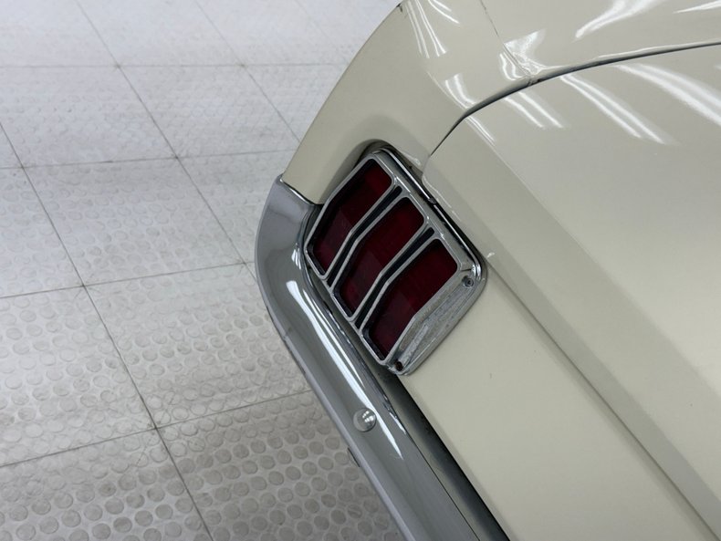 Ford-Mustang-1964-Wimbledon-White-Blue-22