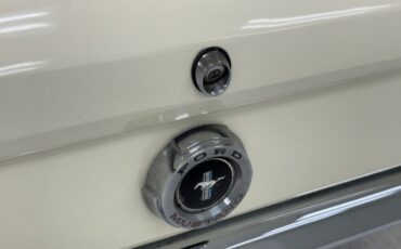 Ford-Mustang-1964-Wimbledon-White-Blue-23