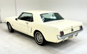 Ford-Mustang-1964-Wimbledon-White-Blue-4
