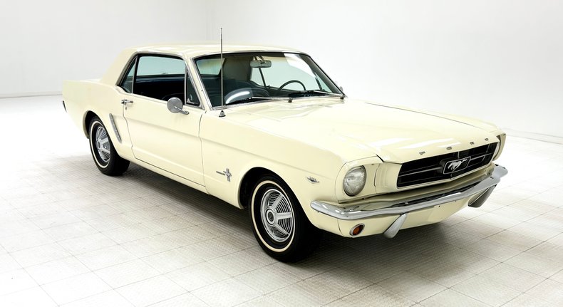 Ford-Mustang-1964-Wimbledon-White-Blue-8