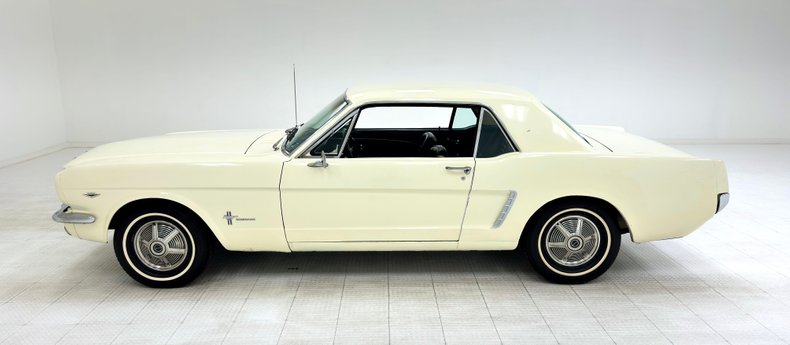 Ford-Mustang-1964-Wimbledon-White-Blue