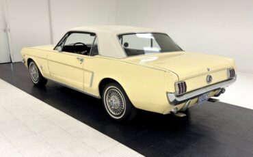 Ford-Mustang-1965-Phoenician-Yellow-Black-1