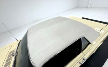 Ford-Mustang-1965-Phoenician-Yellow-Black-28