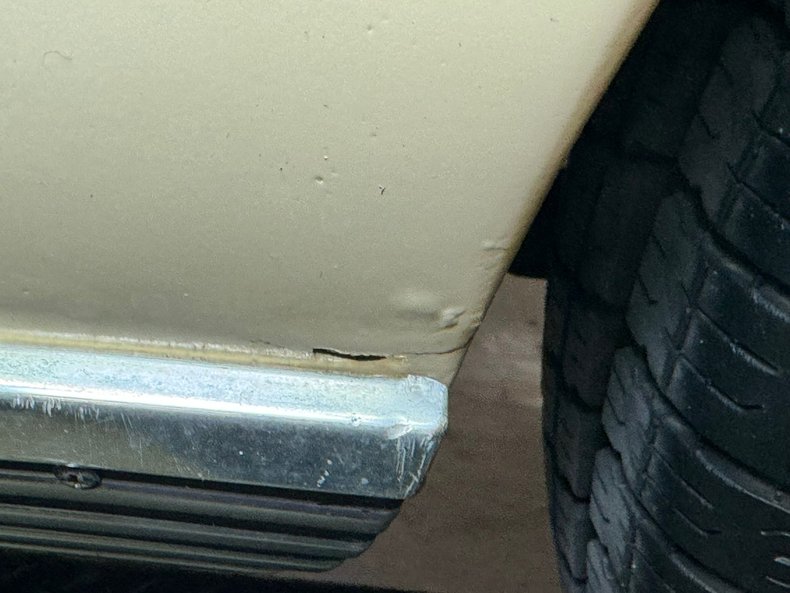 Ford-Mustang-1965-Phoenician-Yellow-Black-3