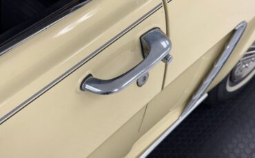 Ford-Mustang-1965-Phoenician-Yellow-Black-30