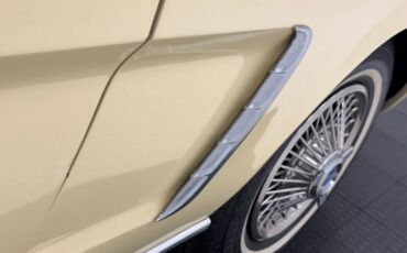 Ford-Mustang-1965-Phoenician-Yellow-Black-31