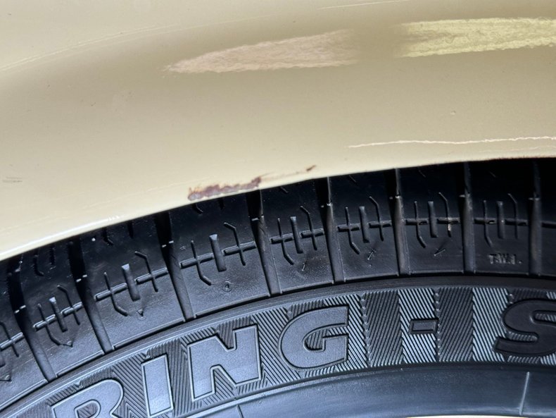 Ford-Mustang-1965-Phoenician-Yellow-Black-36