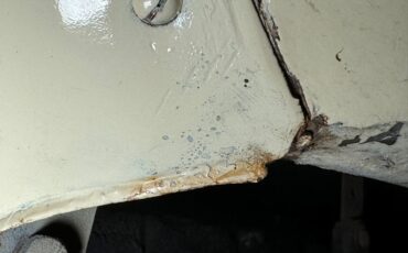 Ford-Mustang-1965-Phoenician-Yellow-Black-37