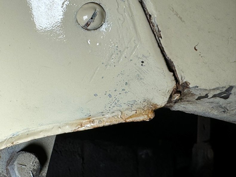 Ford-Mustang-1965-Phoenician-Yellow-Black-37