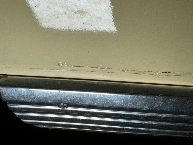 Ford-Mustang-1965-Phoenician-Yellow-Black-38