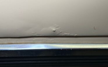 Ford-Mustang-1965-Phoenician-Yellow-Black-40