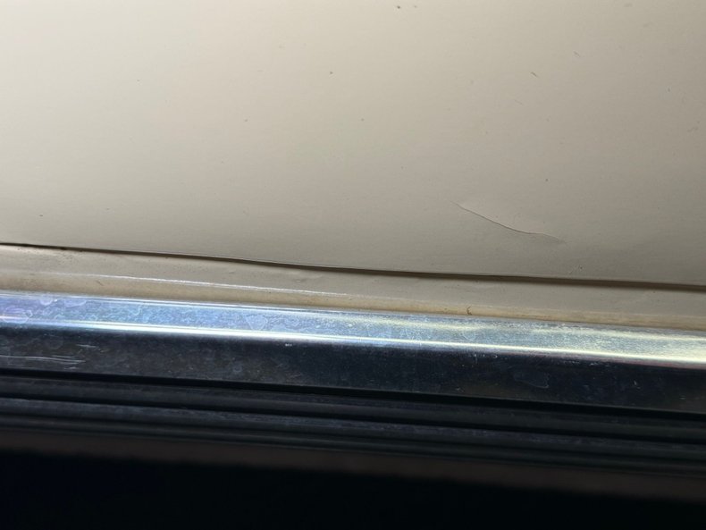 Ford-Mustang-1965-Phoenician-Yellow-Black-41