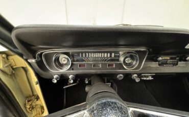 Ford-Mustang-1965-Phoenician-Yellow-Black-45