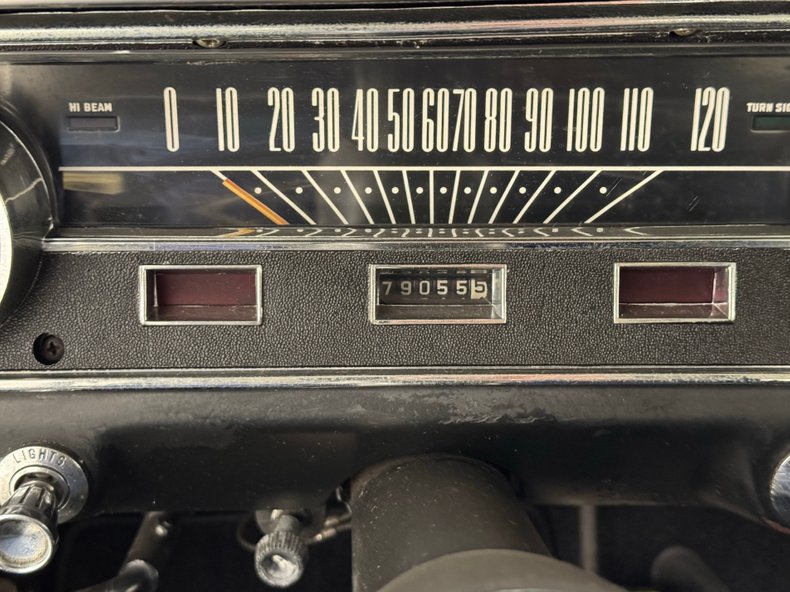 Ford-Mustang-1965-Phoenician-Yellow-Black-46