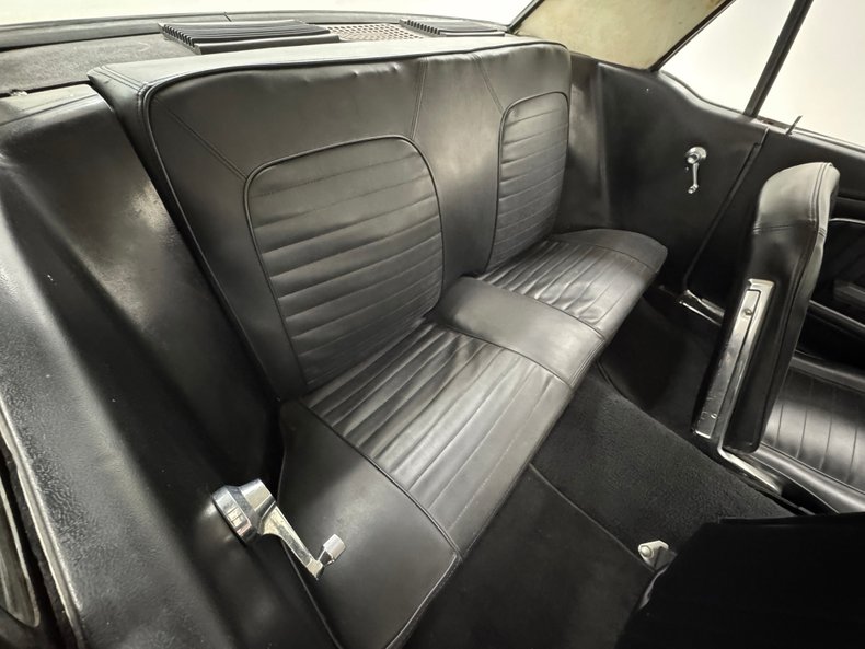 Ford-Mustang-1965-Phoenician-Yellow-Black-48