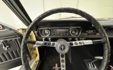 Ford-Mustang-1965-Phoenician-Yellow-Black-49