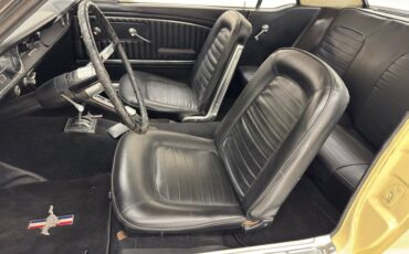 Ford-Mustang-1965-Phoenician-Yellow-Black-5