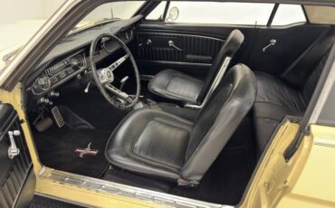 Ford-Mustang-1965-Phoenician-Yellow-Black-7