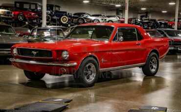 Ford-Mustang-1965-Red-Black-1