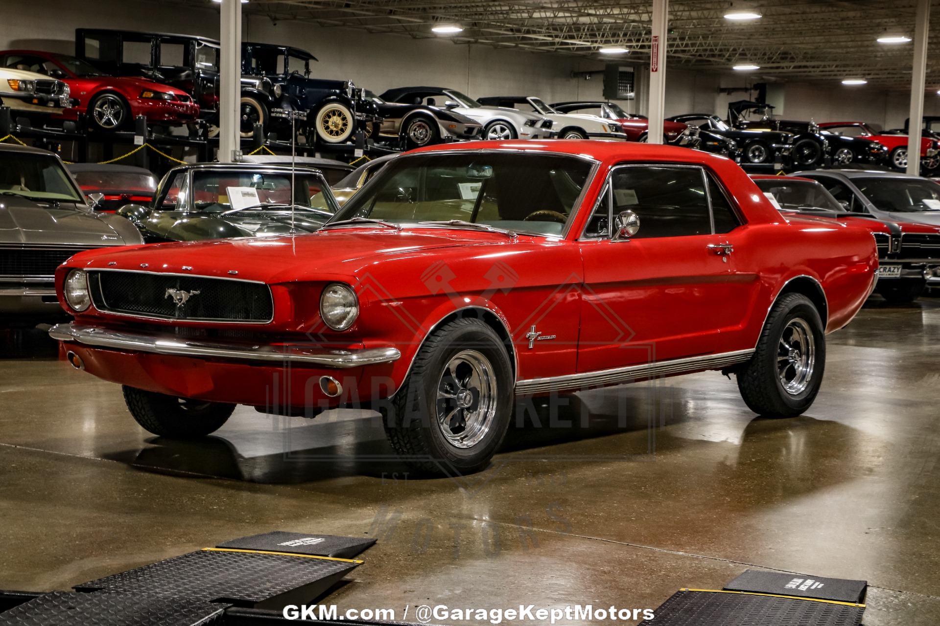 Ford-Mustang-1965-Red-Black-1