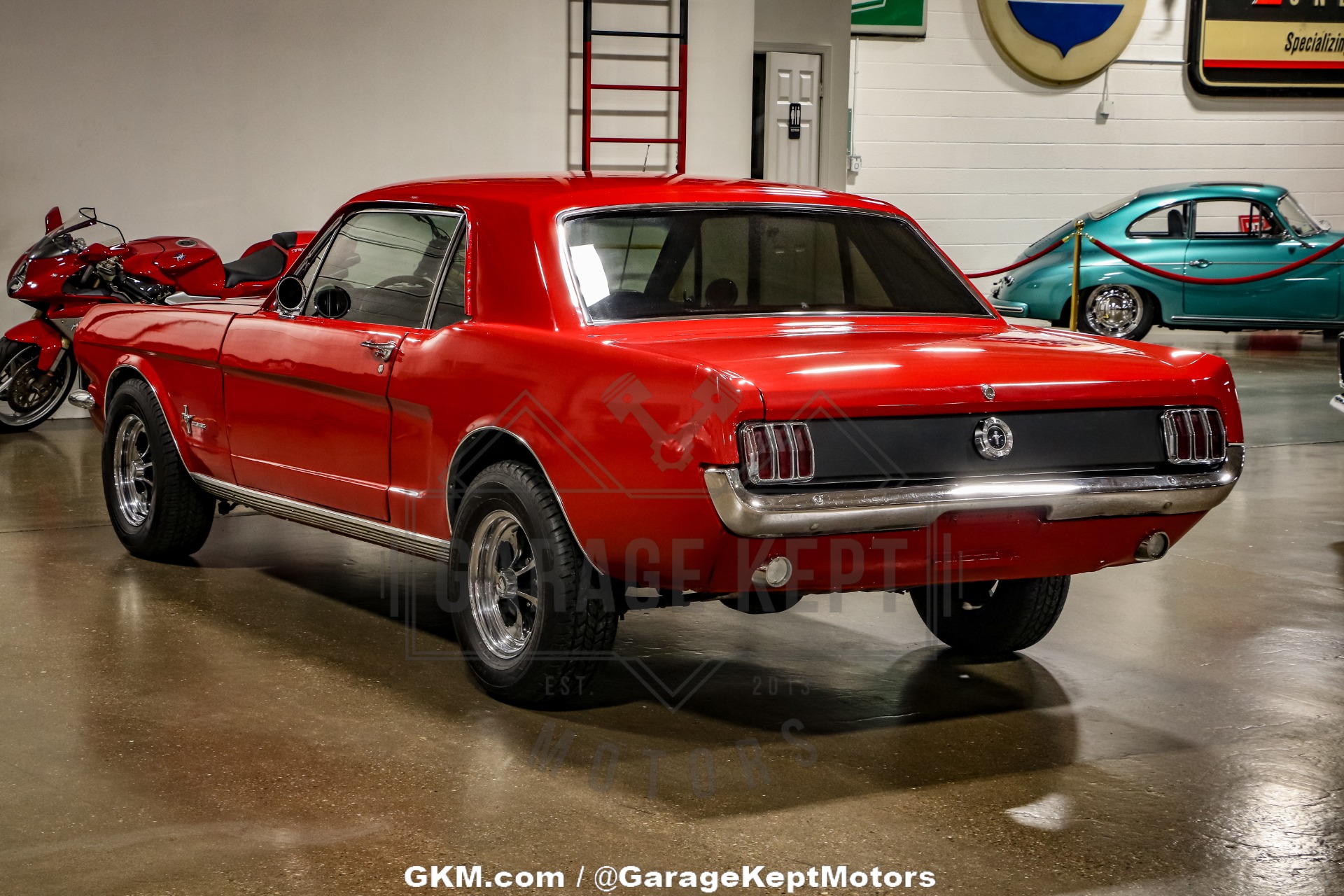 Ford-Mustang-1965-Red-Black-13