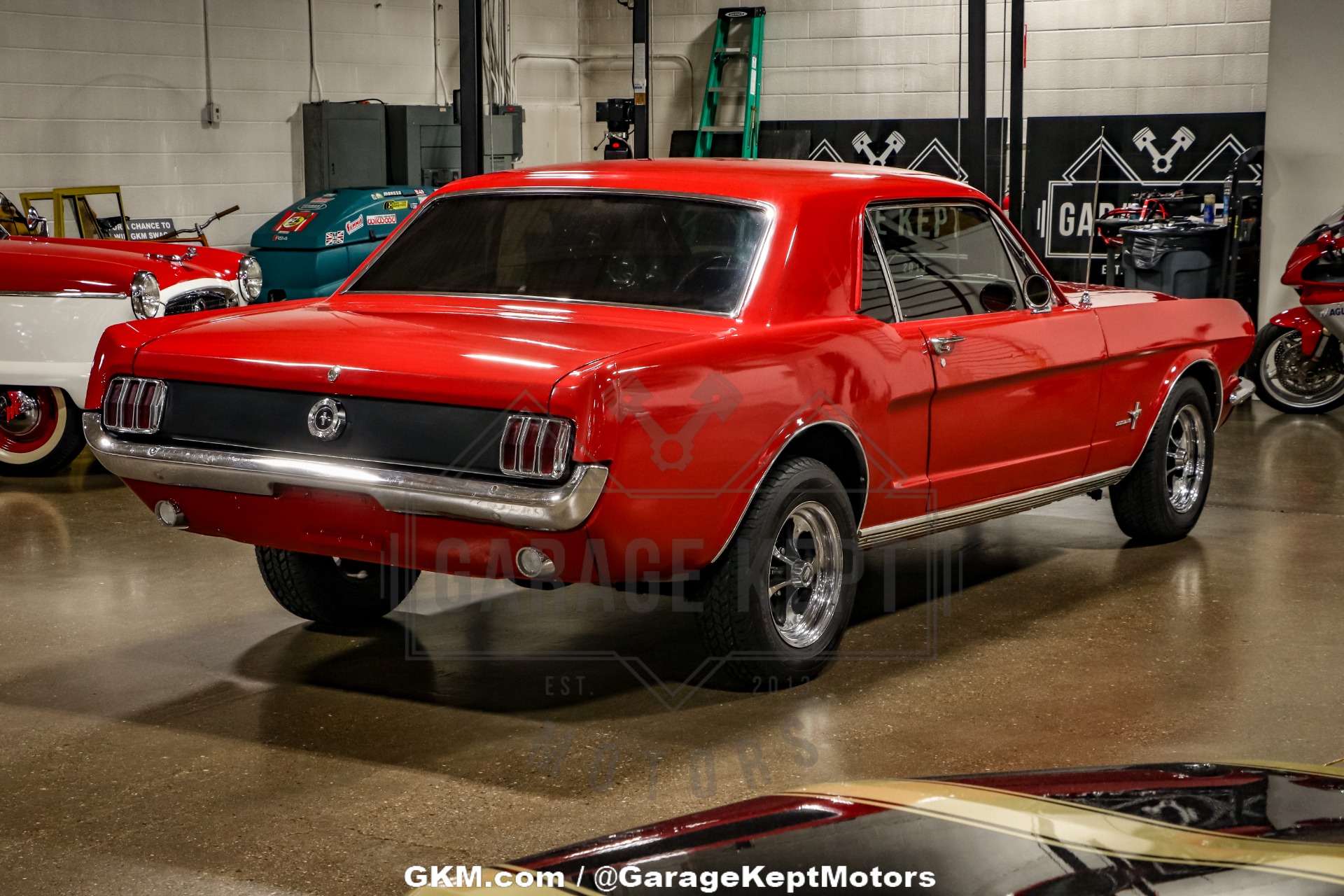 Ford-Mustang-1965-Red-Black-14