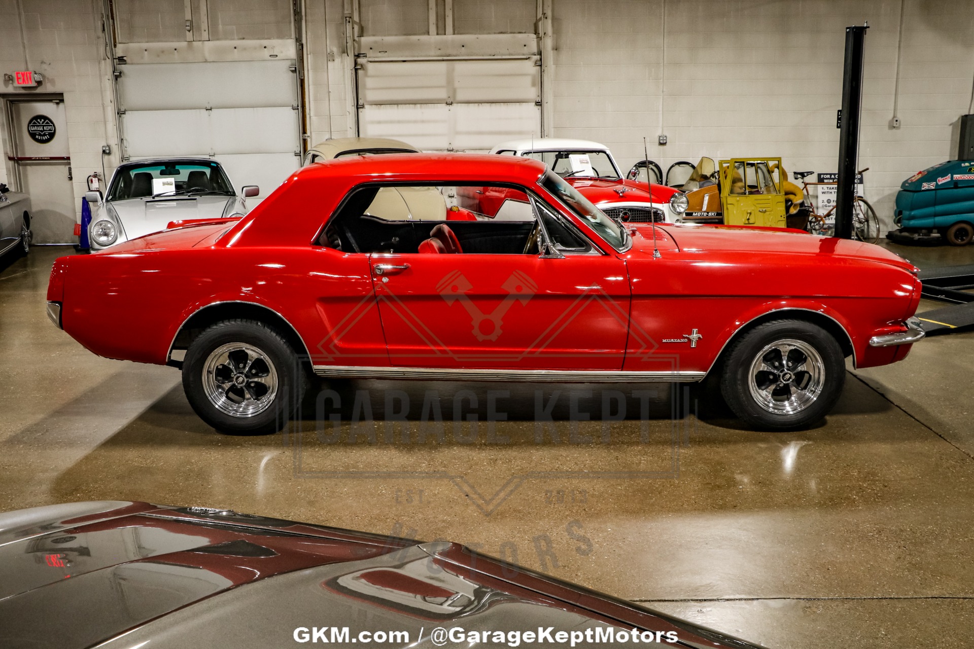 Ford-Mustang-1965-Red-Black-16