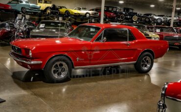Ford-Mustang-1965-Red-Black-2