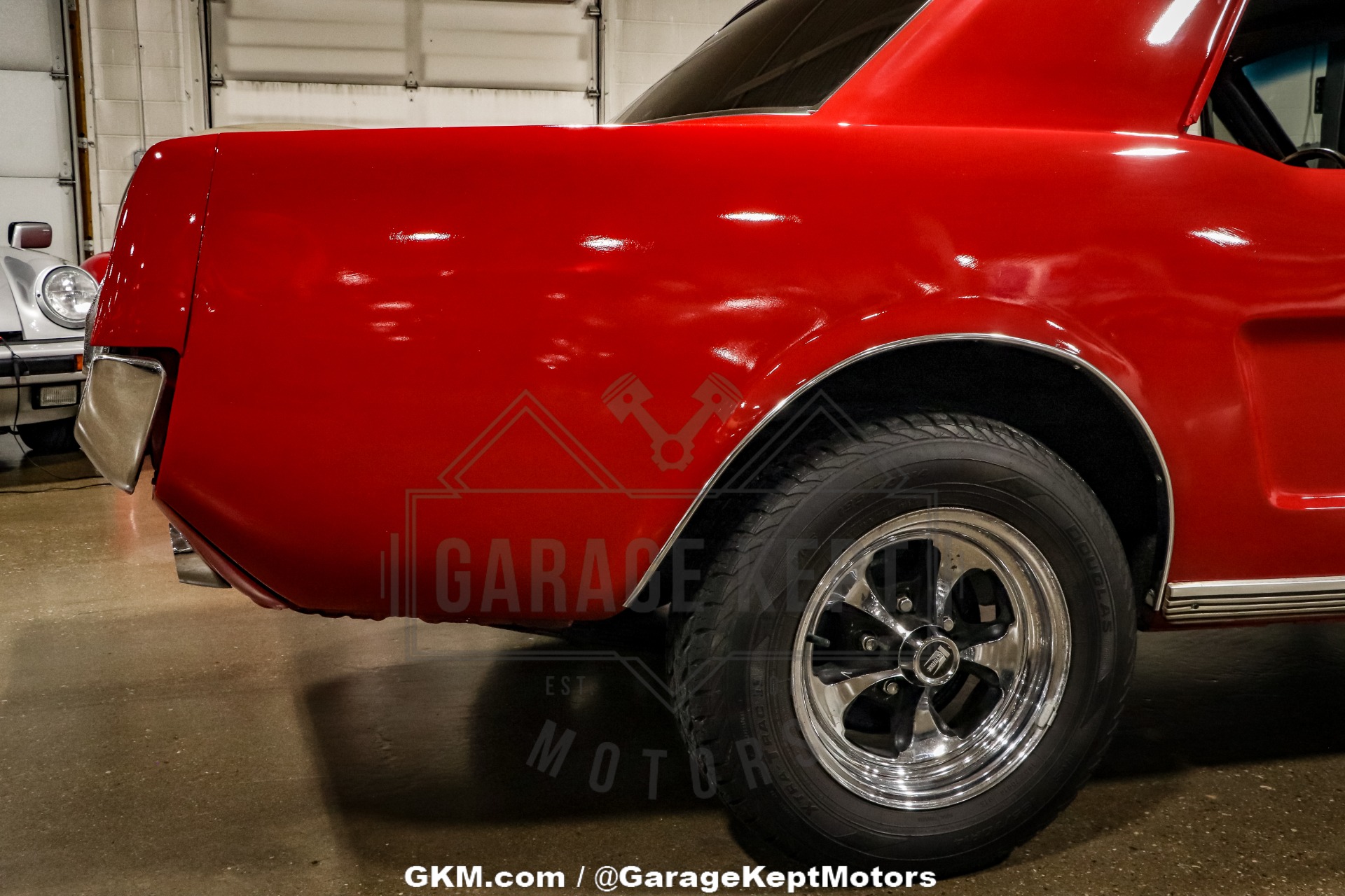 Ford-Mustang-1965-Red-Black-30