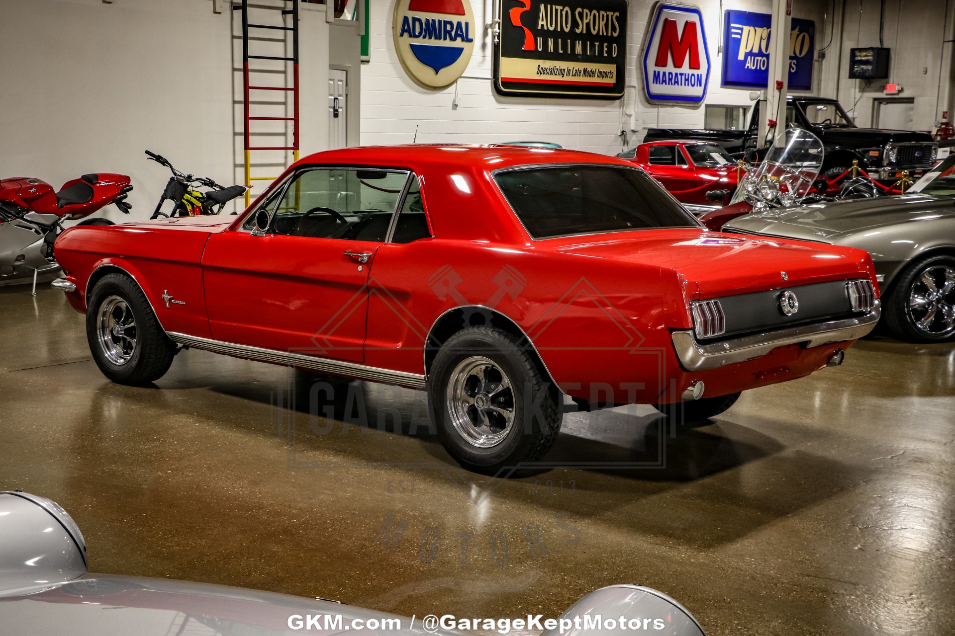Ford-Mustang-1965-Red-Black-4