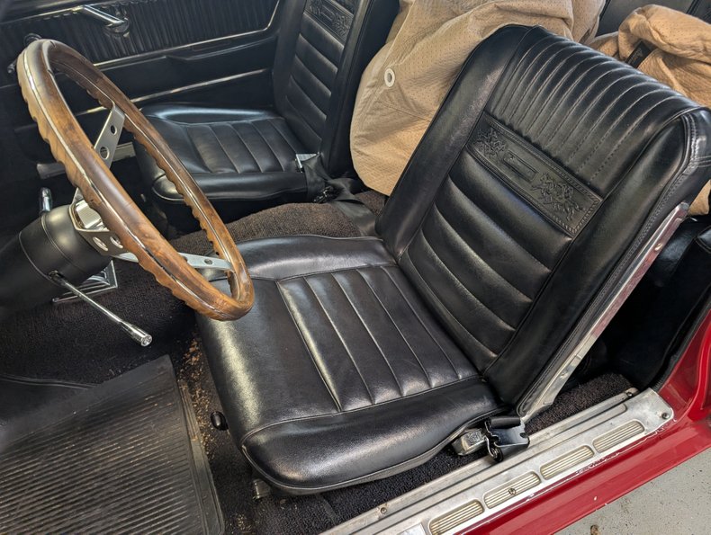 Ford-Mustang-1965-Red-Black-8