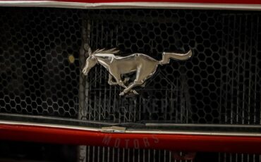 Ford-Mustang-1965-Red-Black-9