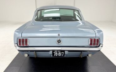 Ford-Mustang-1965-Silver-Blue-Black-12