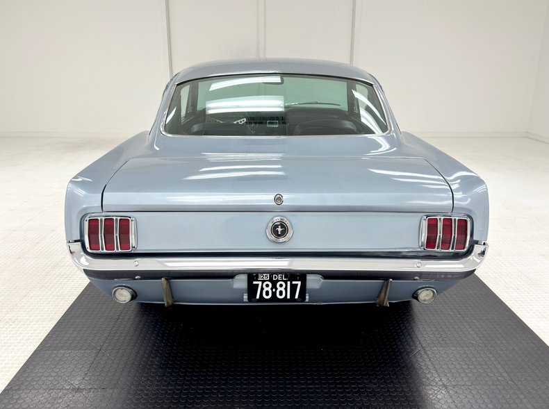 Ford-Mustang-1965-Silver-Blue-Black-12