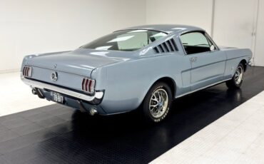 Ford-Mustang-1965-Silver-Blue-Black-13