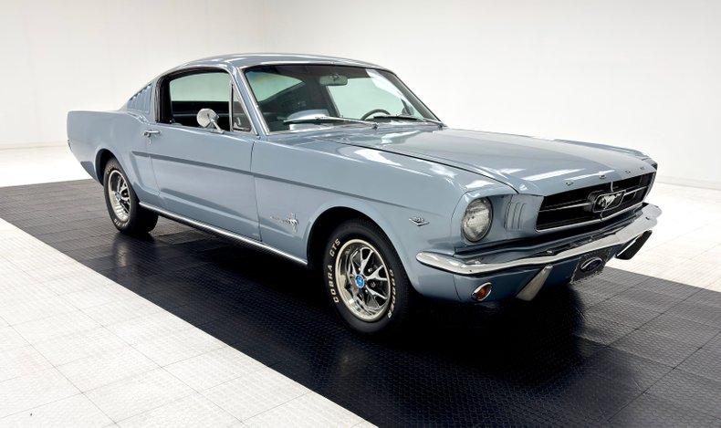 Ford-Mustang-1965-Silver-Blue-Black-15