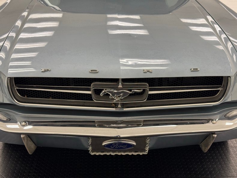 Ford-Mustang-1965-Silver-Blue-Black-17