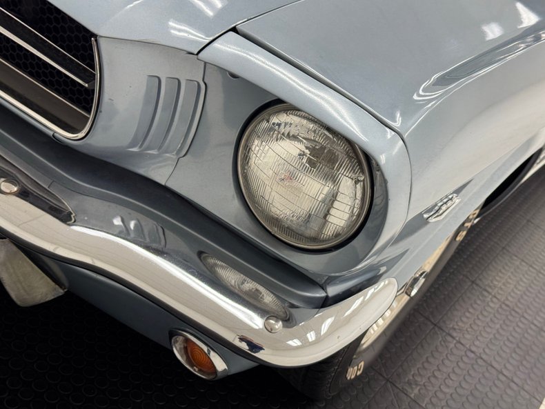 Ford-Mustang-1965-Silver-Blue-Black-18