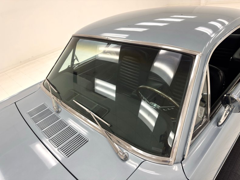 Ford-Mustang-1965-Silver-Blue-Black-22