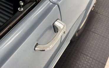 Ford-Mustang-1965-Silver-Blue-Black-25