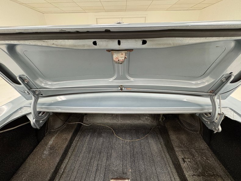 Ford-Mustang-1965-Silver-Blue-Black-32