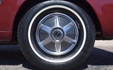Ford-Mustang-1965-Vintage-Burgundy-Black-1
