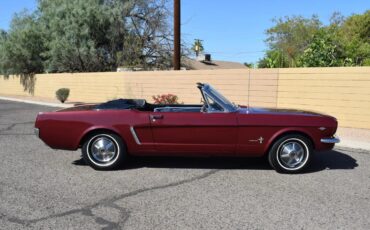 Ford-Mustang-1965-Vintage-Burgundy-Black-2