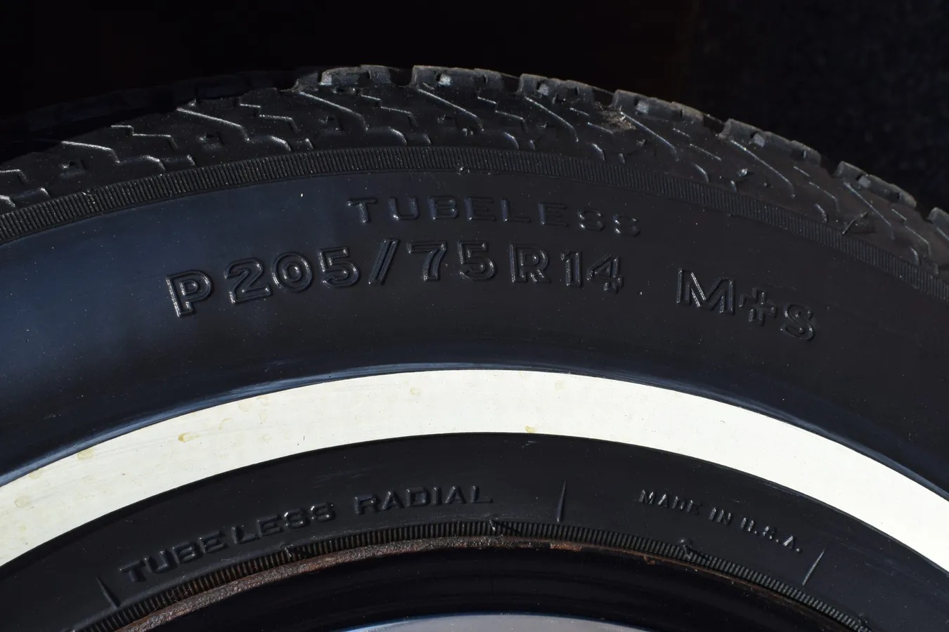 Ford-Mustang-1965-Vintage-Burgundy-Black-5