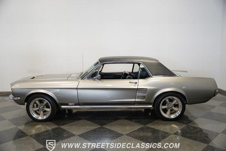 Ford-Mustang-1967-Graphite-Gray-Black-11
