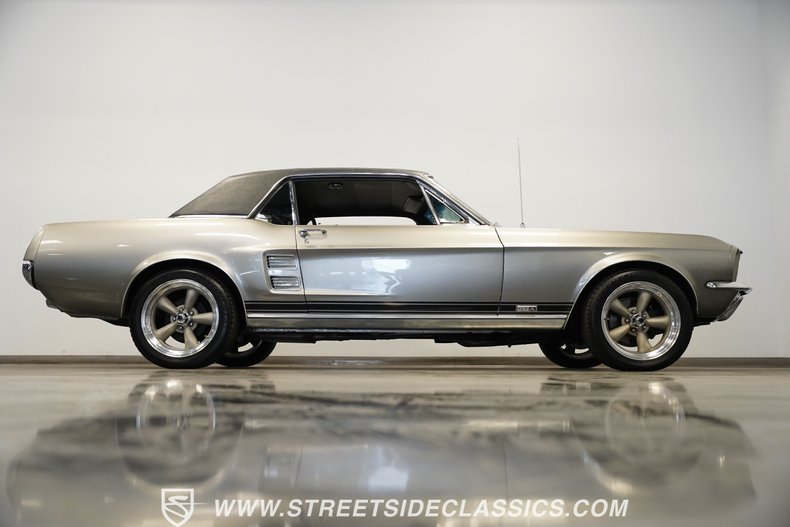 Ford-Mustang-1967-Graphite-Gray-Black-18